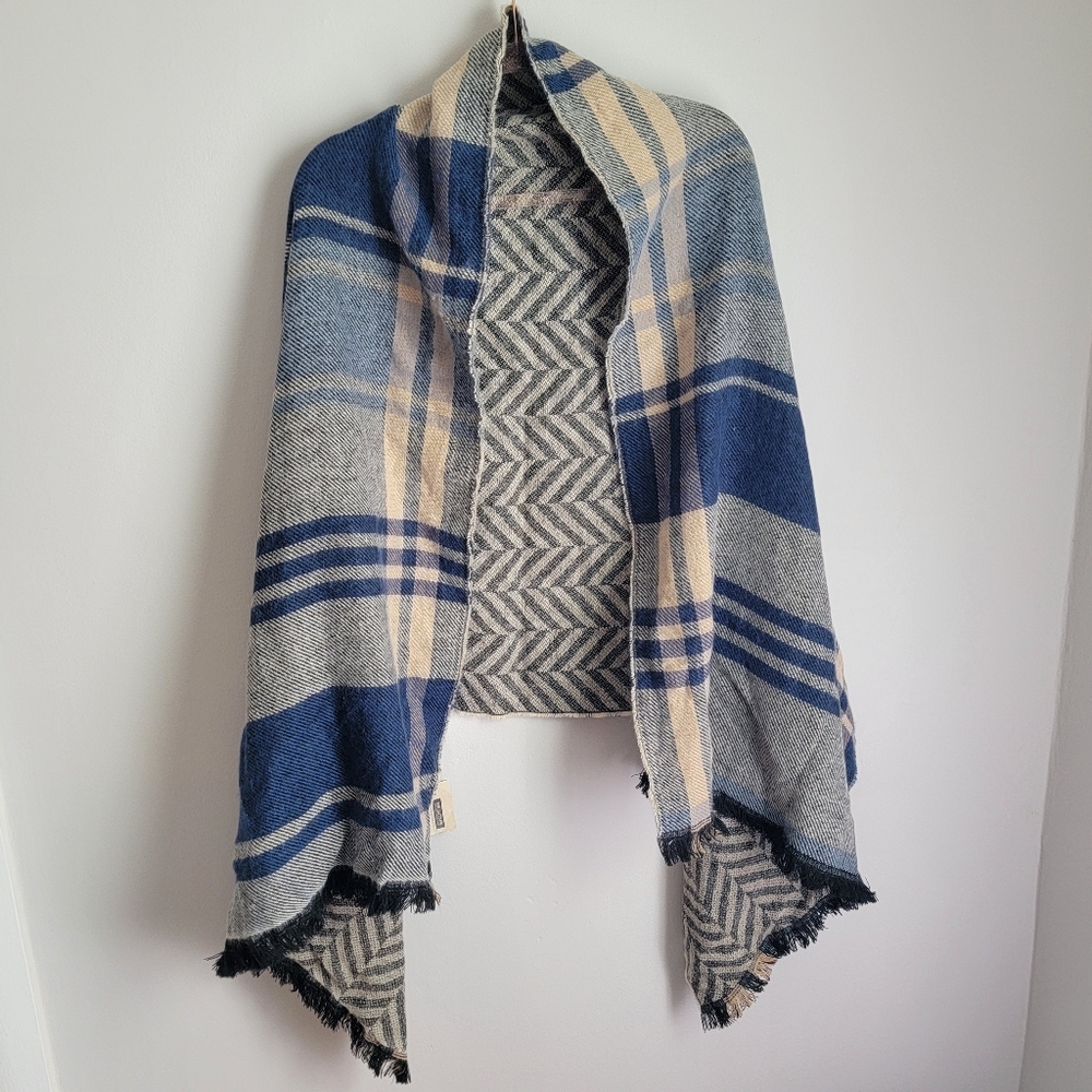 Wilsons Leather Plaid Wrap Scarf Fringe Ends